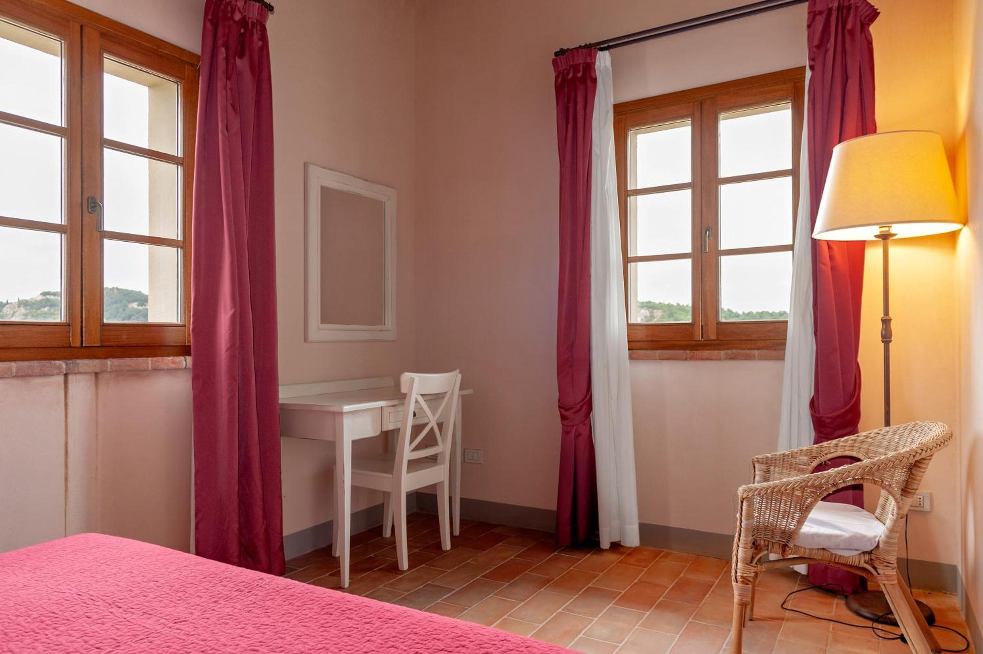 Il Borgo Delle Ville Palaia Ngoại thất bức ảnh